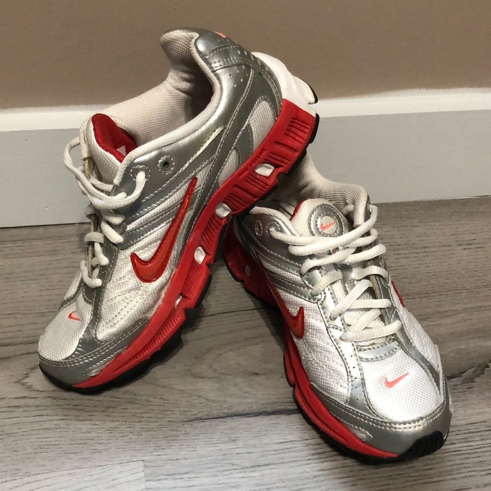 Nike Air Dual D Women’s Running Shoe